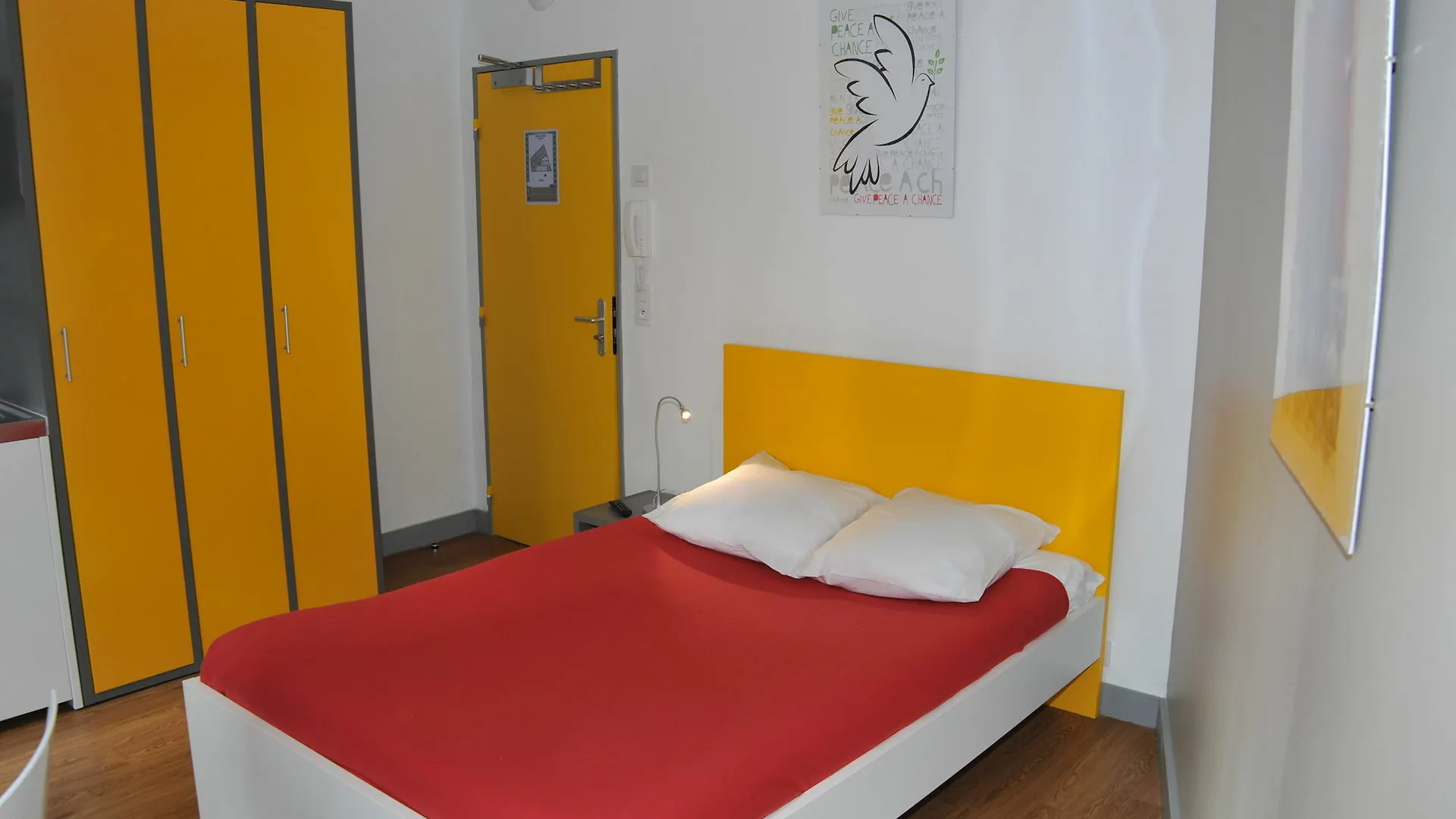 Hotel And Residence De La Marne パリ 3*,  フランス