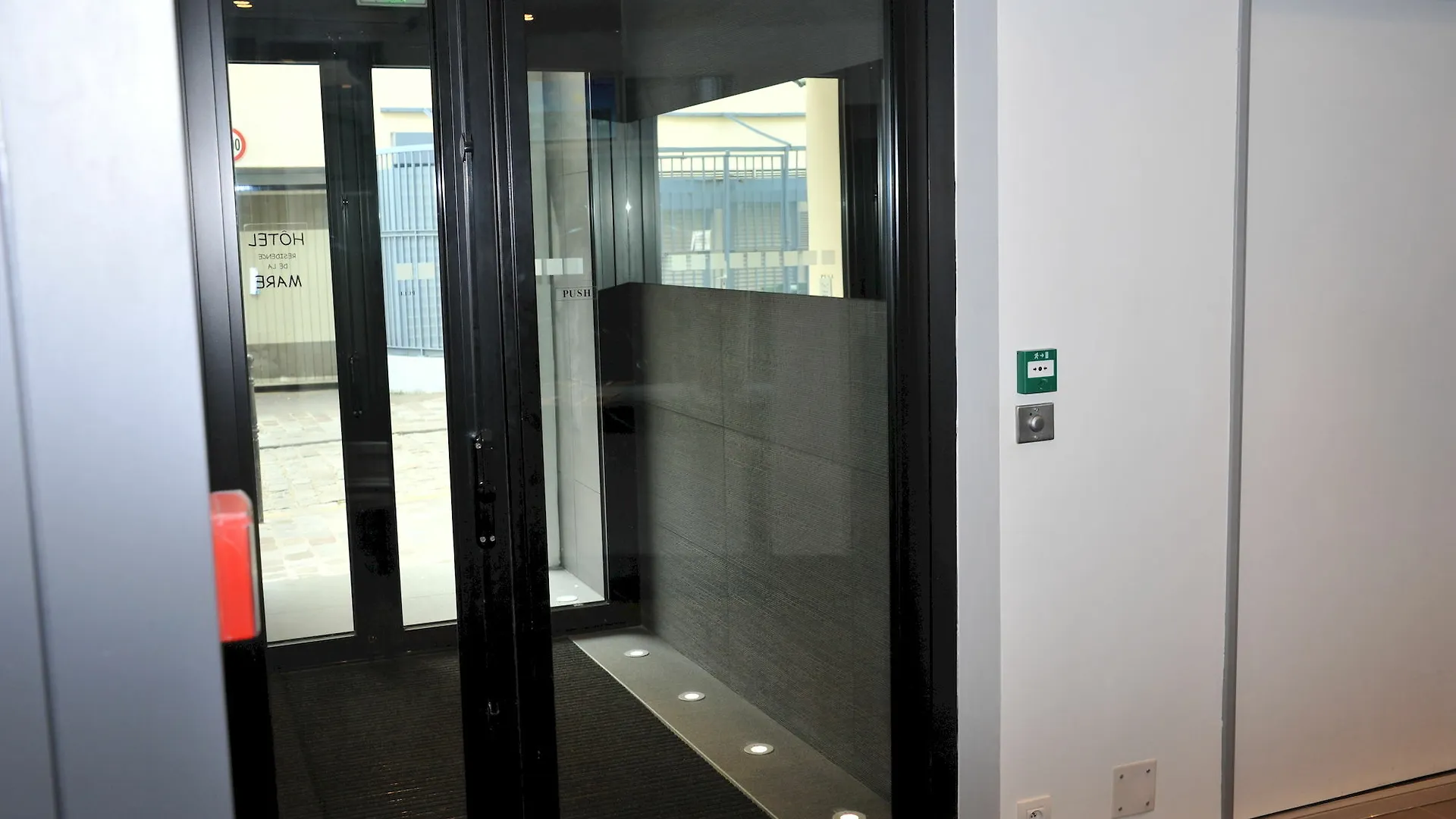 Hotel And Residence De La Marne パリ 3*,